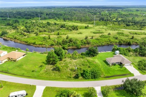 Land in Punta Gorda, Florida № 1371550 - photo 1