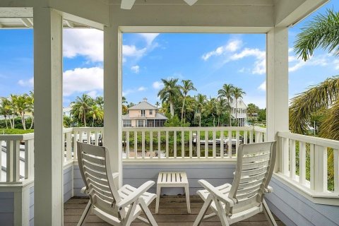 House in Vero Beach, Florida 3 bedrooms, 250.93 sq.m. № 761493 - photo 9