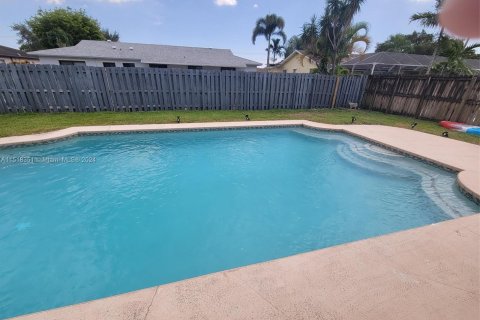 House in Cooper City, Florida 3 bedrooms, 131.92 sq.m. № 961339 - photo 3