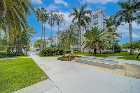 Condo in Miami, Florida, 2 bedrooms  № 1080368 - photo 25