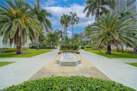 Copropriété à vendre à Miami, Floride: 2 chambres, 109.16 m2 № 1080368 - photo 22