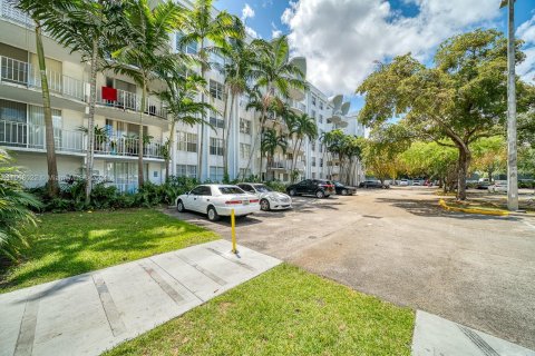 Condo in Miami, Florida, 2 bedrooms  № 1080368 - photo 2