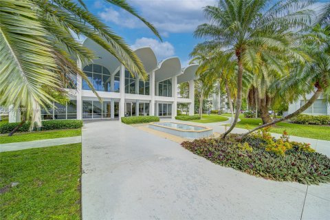 Copropriété à vendre à Miami, Floride: 2 chambres, 109.16 m2 № 1080368 - photo 23