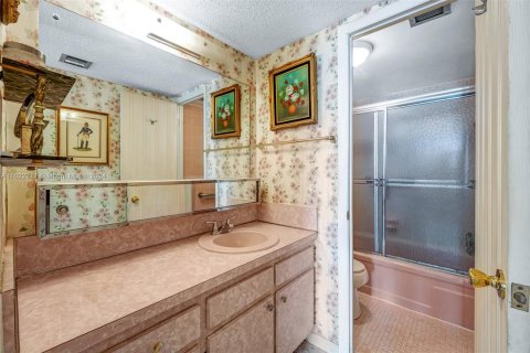 Condo in Hollywood, Florida, 1 bedroom  № 1310048 - photo 27